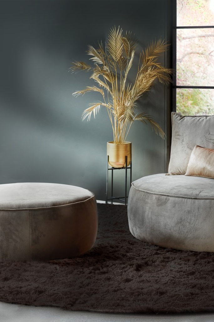 Divanetto rotondo grigio Adele con pouf Adele Room108