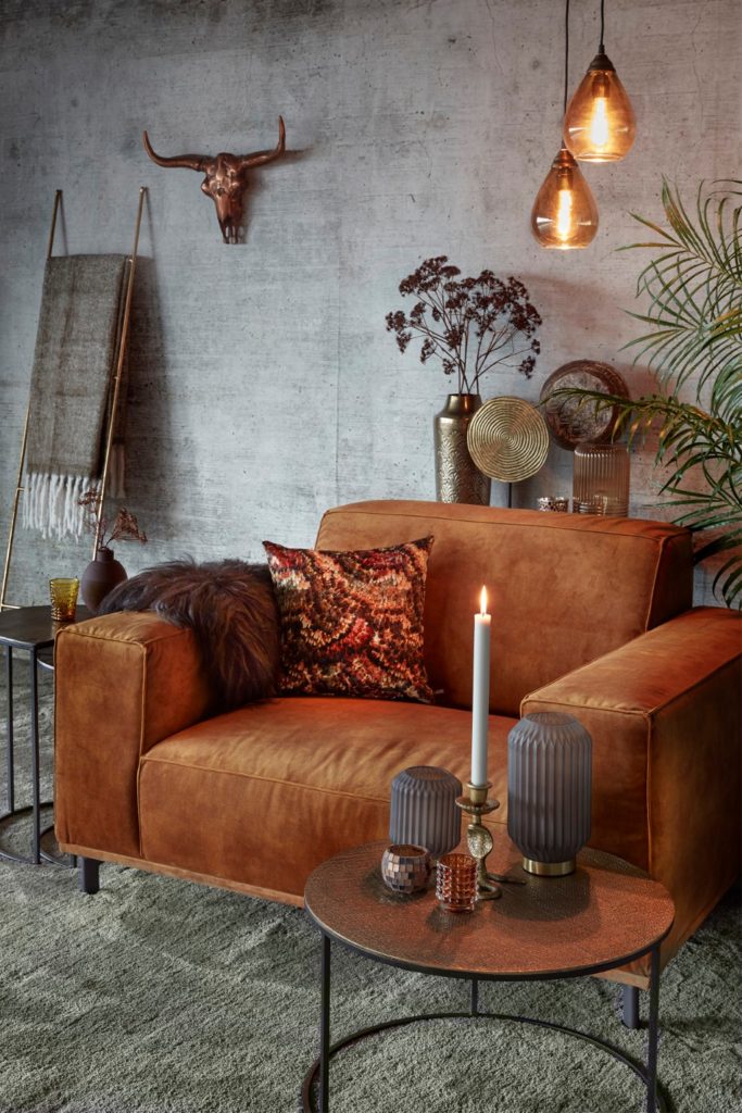 Cognac bruine loveseat Sophie met een natuurlijke afstyling