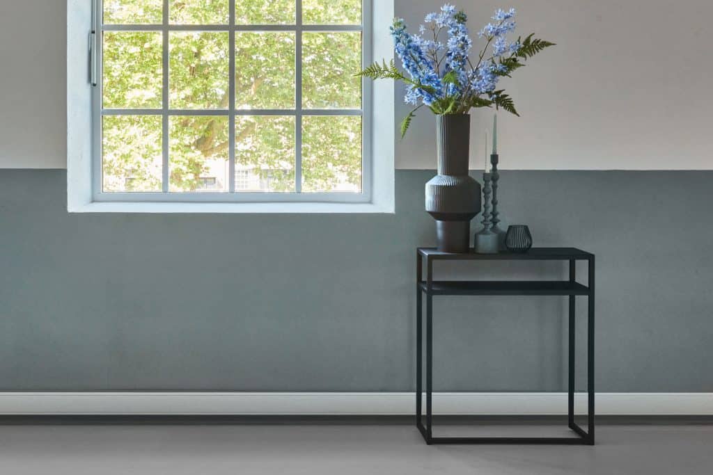 Heavy metal odkládací stolek 70