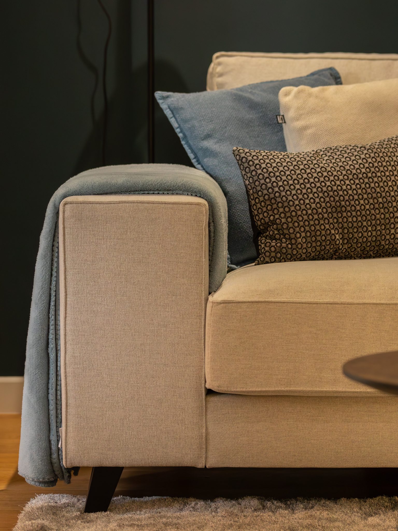 Nadine Noordam, binnenkijker Room108 met hoekbank Joëlle in de stof Guard Natural 01