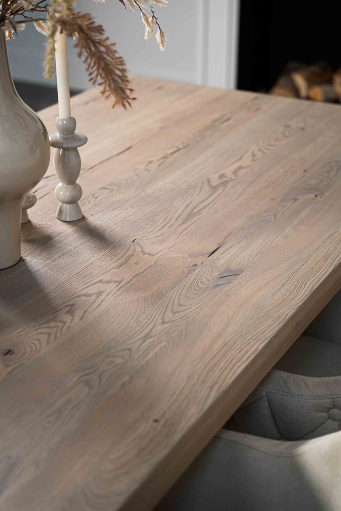 Il piano del tavolo rettangolare Granville in Stone di Room108