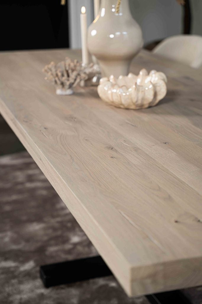 Il piano del tavolo rettangolare Granville in Stone di Room108