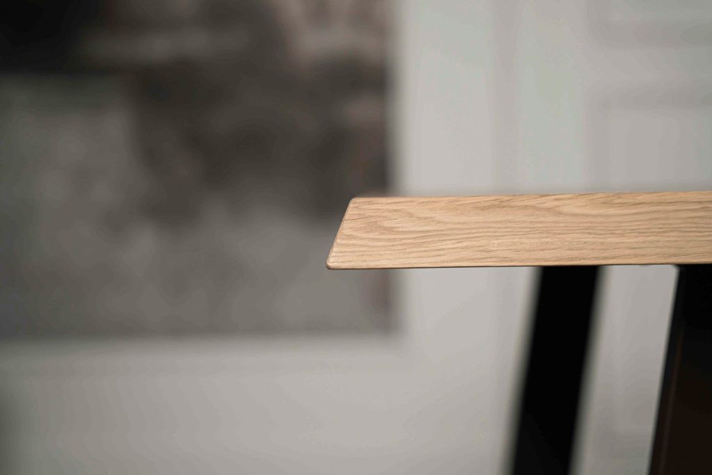 Het rechthoekige tafelblad Granville in Oyster van Room108