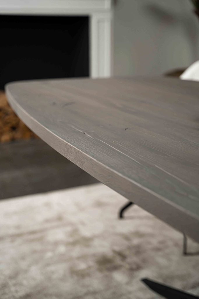 Tavolo da pranzo ovale danese Montpellier di Room108.