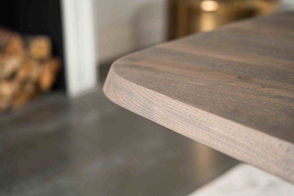 De Deens ovale eettafel Montpellier in Espresso van Room108.