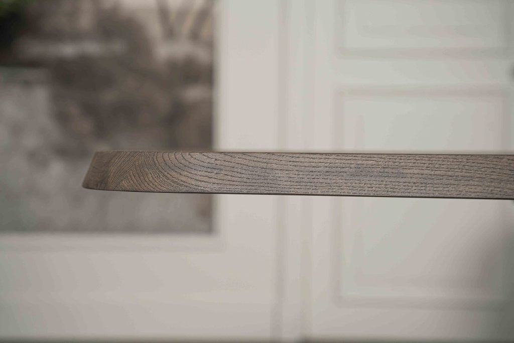 De Deens ovale eettafel Montpellier in Espresso van Room108.