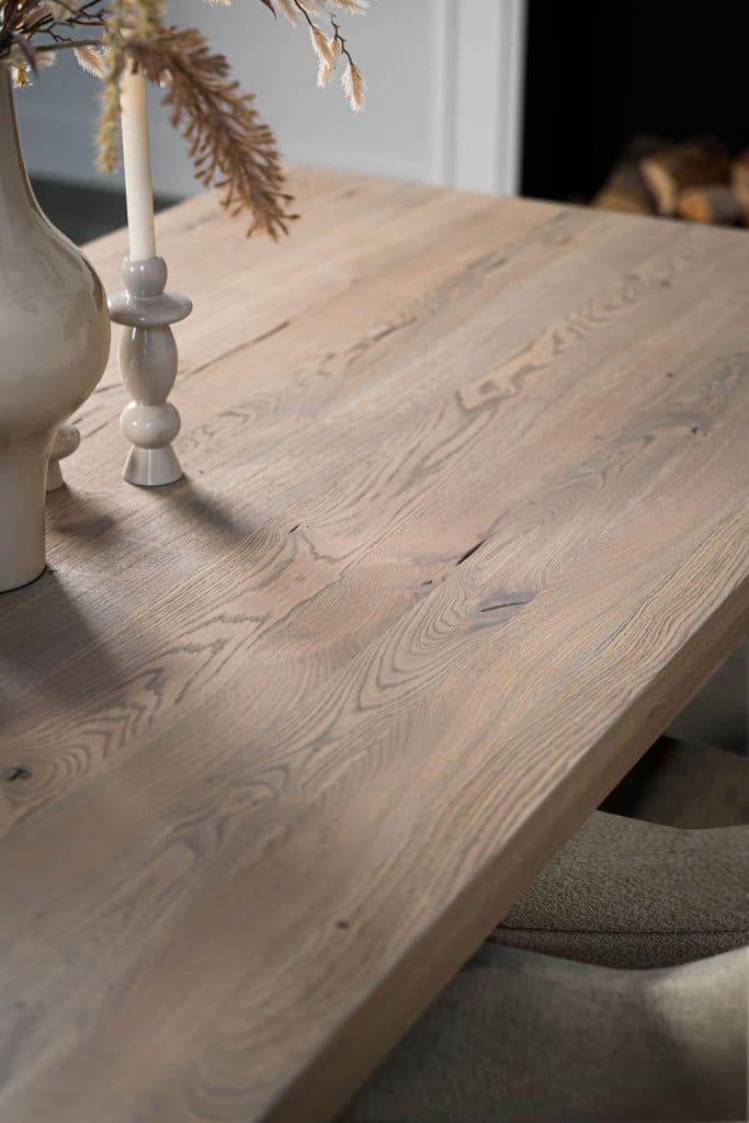 Questa è una delle nostre numerose combinazioni di tavoli. Hai trovato un'altra gamba che vorresti abbinare a questo piano o viceversa? È possibile combinare e abbinare! Vieni a trovarci in uno dei nostri negozi e scopri tutte le possibilità. Vuoi vedere (una variante del) Granville in negozio? Sei il benvenuto a: Room108 Amsterdam Room108 Bruges Room108 Eindhoven Room108 Kalmthout Room108 Rotterdam Room108 Sint-Truiden Whoon Oisterwijk