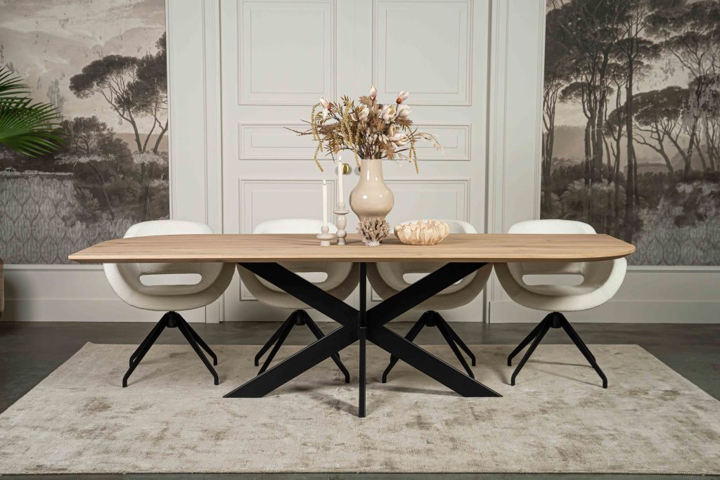 Dit is één van onze vele tafelcombinaties. Heb je een andere poot gezien die je graag wil combineren met dit blad of andersom? Het is mogelijk om te mixen en matchen! Kom gezellig langs in één van onze winkels en ontdek alle mogelijkheden.