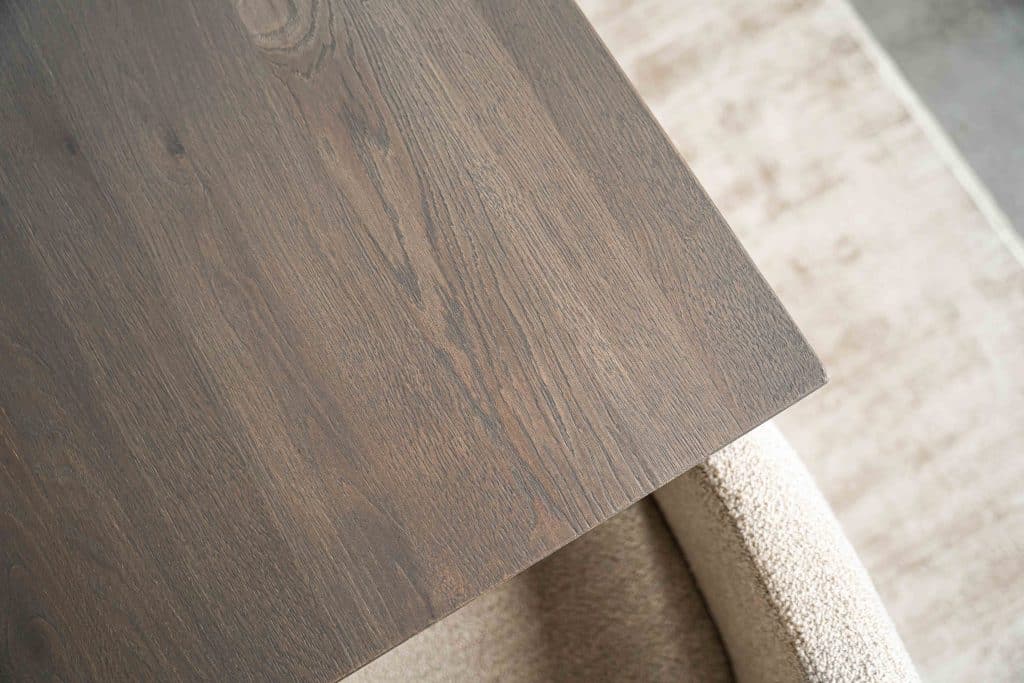 Dit is één van onze vele tafelcombinaties. Heb je een andere poot gezien die je graag wil combineren met dit blad of andersom? Het is mogelijk om te mixen en matchen! Kom gezellig langs in één van onze winkels en ontdek alle mogelijkheden.