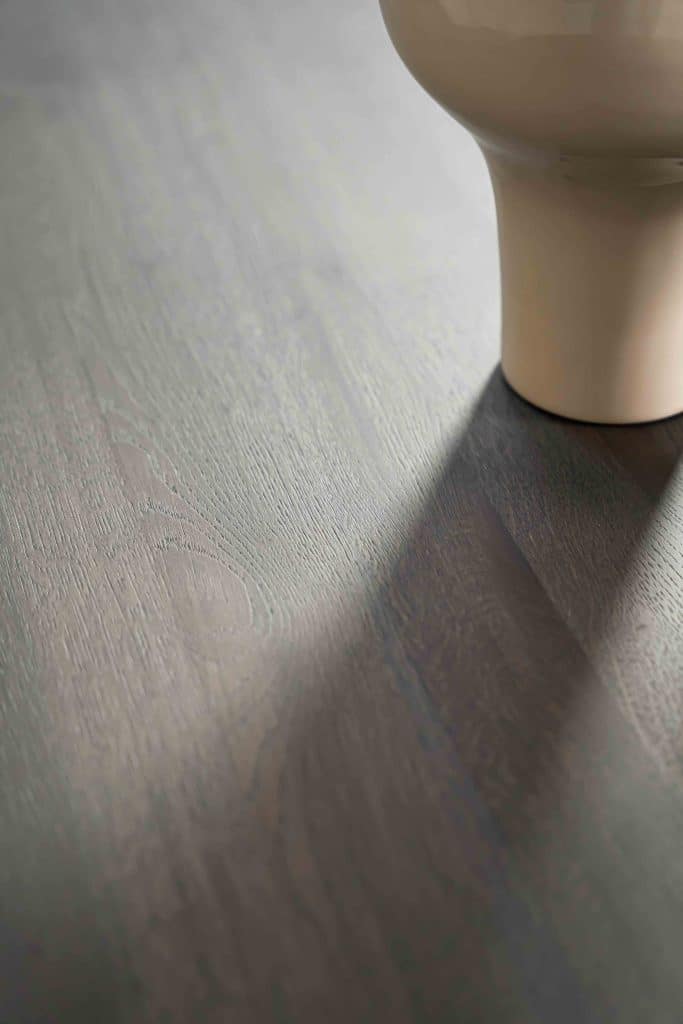 Dit is één van onze vele tafelcombinaties. Heb je een andere poot gezien die je graag wil combineren met dit blad of andersom? Het is mogelijk om te mixen en matchen! Kom gezellig langs in één van onze winkels en ontdek alle mogelijkheden.