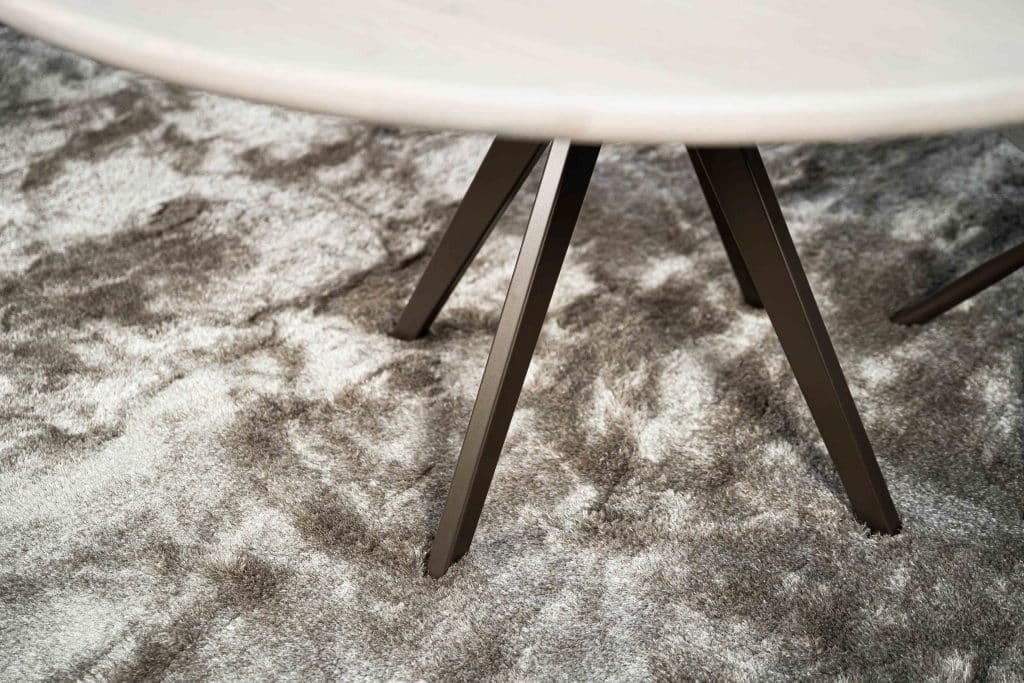 Dies ist eine unserer vielen Tischkombinationen. Haben Sie ein anderes Tischbein gesehen, das Sie gerne mit dieser Tischplatte kombinieren möchten oder umgekehrt? Kombinieren ist möglich! Besuchen Sie uns in einem unserer Geschäfte und entdecken Sie alle Möglichkeiten.