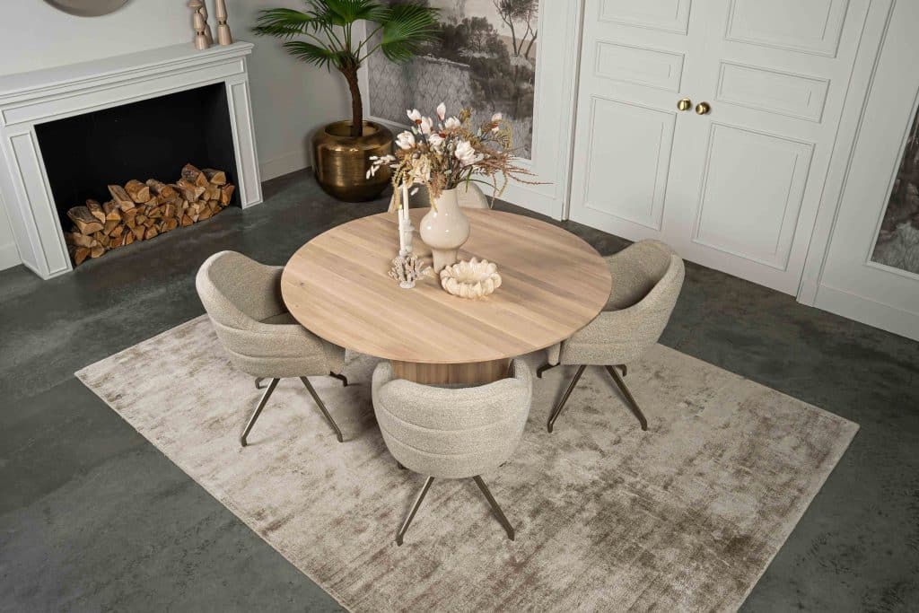 Dit is één van onze vele tafelcombinaties. Heb je een andere poot gezien die je graag wil combineren met dit blad of andersom? Het is mogelijk om te mixen en matchen! Kom gezellig langs in één van onze winkels en ontdek alle mogelijkheden.