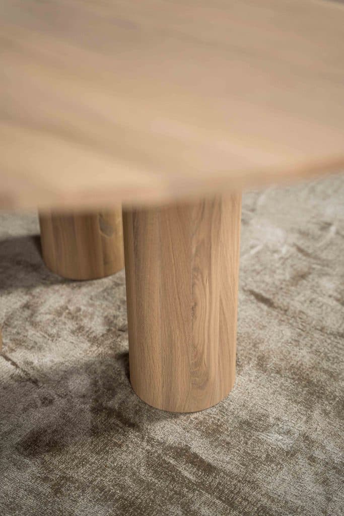 Dit is één van onze vele tafelcombinaties. Heb je een andere poot gezien die je graag wil combineren met dit blad of andersom? Het is mogelijk om te mixen en matchen! Kom gezellig langs in één van onze winkels en ontdek alle mogelijkheden.