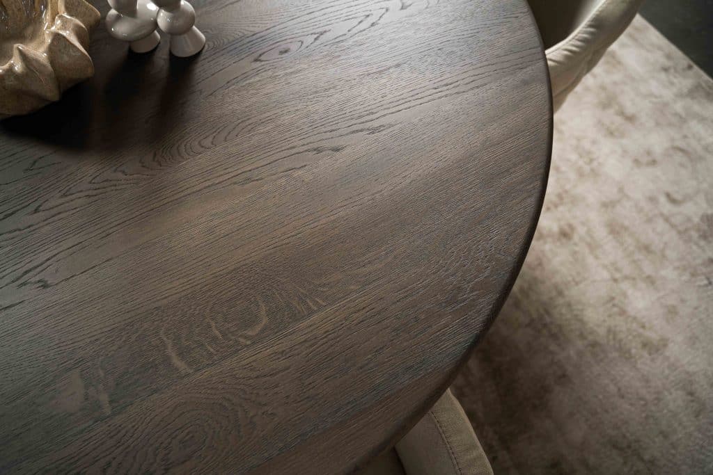 Dit is één van onze vele tafelcombinaties. Heb je een andere poot gezien die je graag wil combineren met dit blad of andersom? Het is mogelijk om te mixen en matchen! Kom gezellig langs in één van onze winkels en ontdek alle mogelijkheden.