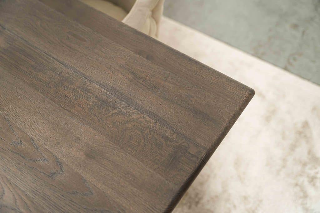 Dit is één van onze vele tafelcombinaties. Heb je een andere poot gezien die je graag wil combineren met dit blad of andersom? Het is mogelijk om te mixen en matchen!