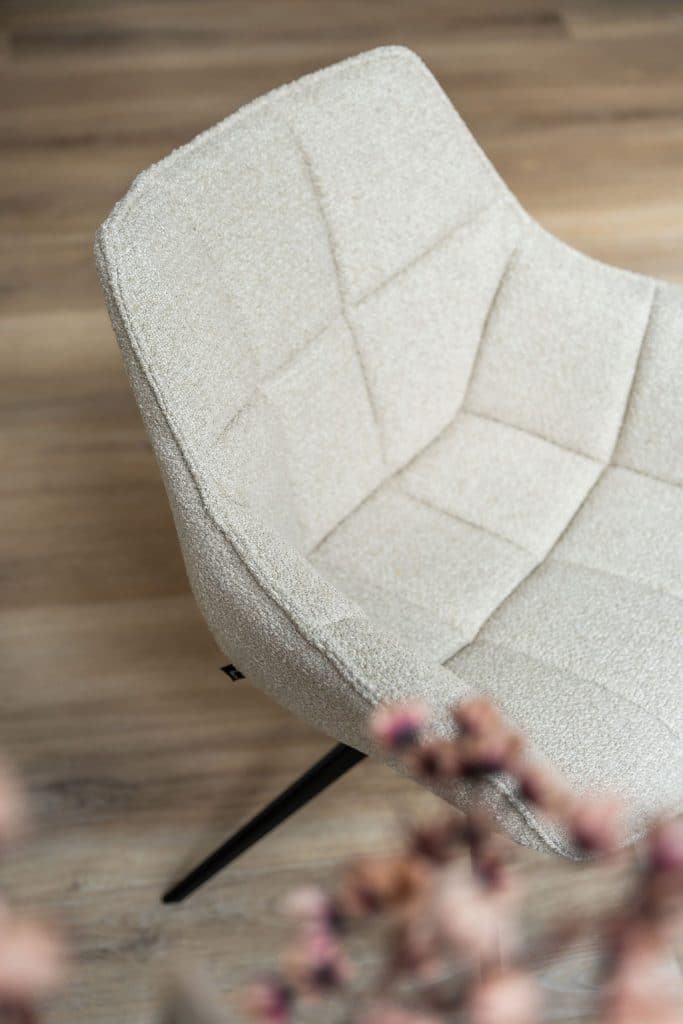 Chaise de salle à manger beige de Gusj