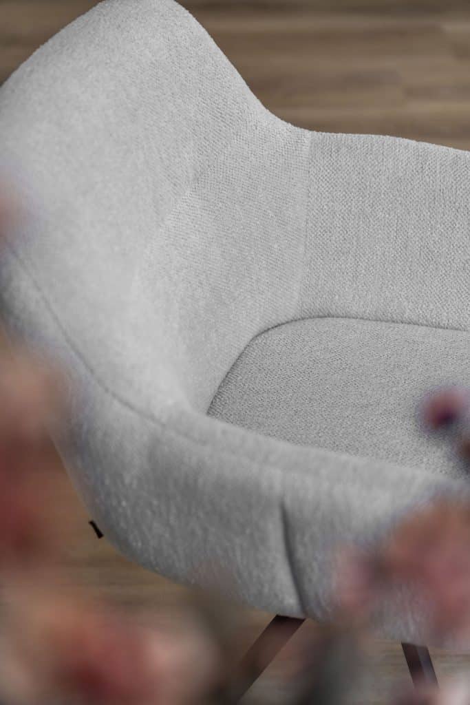 Lichte eetkamerstoel Arthur van Gusj