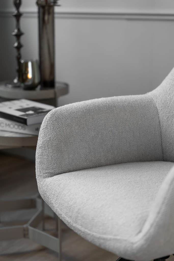 Lichte eetkamerstoel Arthur van Gusj