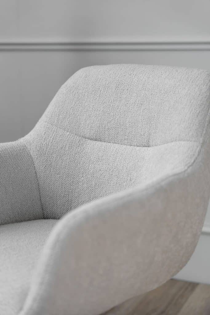 Lichte eetkamerstoel Arthur van Gusj